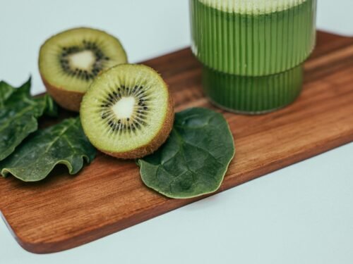 Green Detox Smoothie with Spinach and Apple – Ready in 5 Minutes