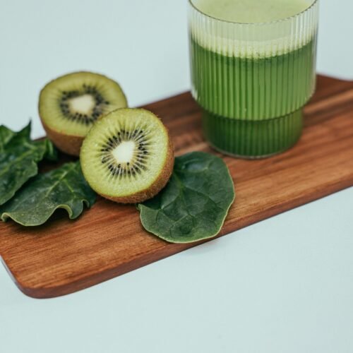 Green Detox Smoothie with Spinach and Apple – Ready in 5 Minutes
